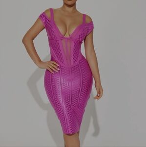 Women's Fitted Off-Shoulder Bodycon Dress in Fuchsia